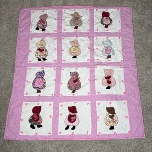 Vtg Handmade Sunbonnet Sue Appliqué Baby Quilt Pink Patchwork 12 Block 44x39"